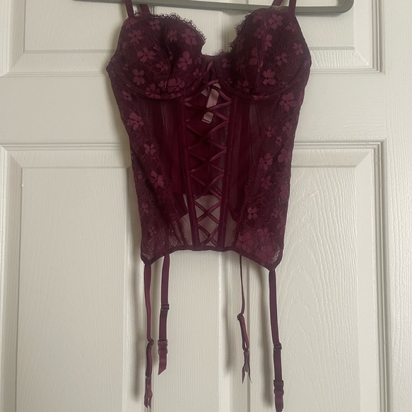 Victorias Secret Lace Corset - Picture 2 of 5